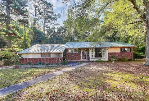 810 Demingwood St, Wadesboro, NC 28170