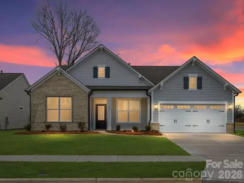 3245 Vermillion Dr, Harrisburg, NC 28075