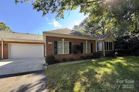 8307 Olde Troon Dr, Charlotte, NC 28277