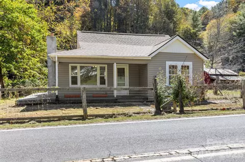 689 Bald Mountain Rd, Burnsville, NC 28714
