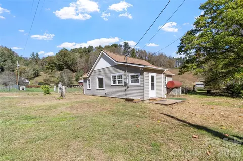 689 Bald Mountain Rd, Burnsville, NC 28714