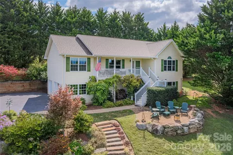 27 Worthington Ln, Weaverville, NC 28787