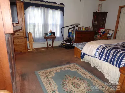 Bedroom - 89 Blue Mountain Rd, Fairview, NC 28730 photo 4 of 6