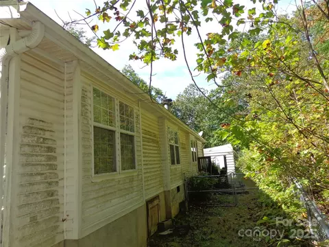 Exterior - 89 Blue Mountain Rd, Fairview, NC 28730 photo 6 of 6