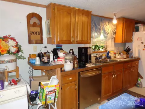 Kitchen - 89 Blue Mountain Rd, Fairview, NC 28730 photo 4 of 6
