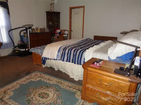Bedroom - 89 Blue Mountain Rd, Fairview, NC 28730 photo 3 of 6