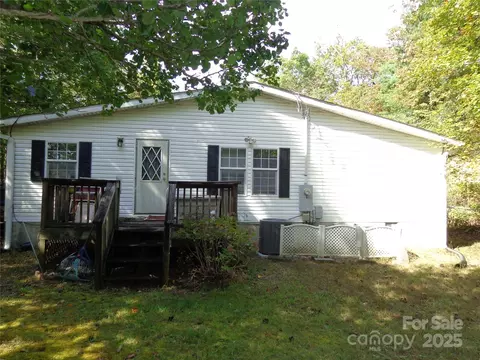 Exterior - 89 Blue Mountain Rd, Fairview, NC 28730 photo 5 of 6