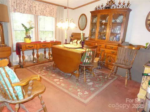 Dining - 89 Blue Mountain Rd, Fairview, NC 28730 photo 2 of 5