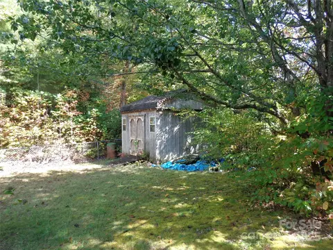 Exterior - 89 Blue Mountain Rd, Fairview, NC 28730 photo 4 of 6