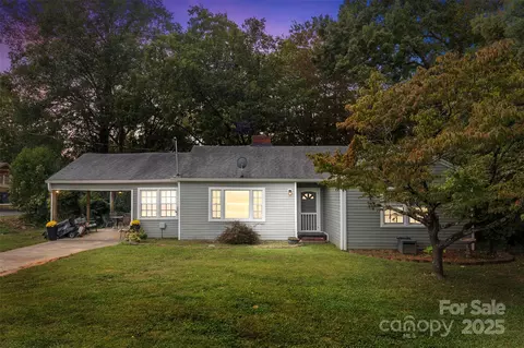 310 S Main St, Stanley, NC 28164