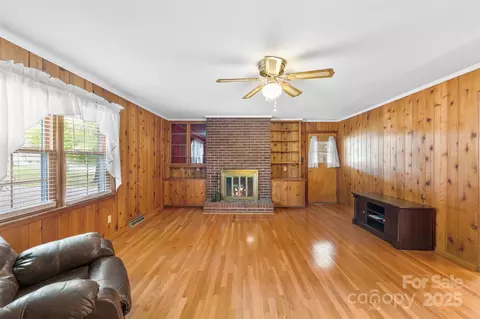 Living - 458 Roy Eaker Rd, Cherryville, NC 28021 photo 3 of 6