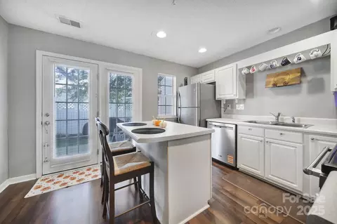 10919 Holly Ridge Blvd, Charlotte, NC 28216