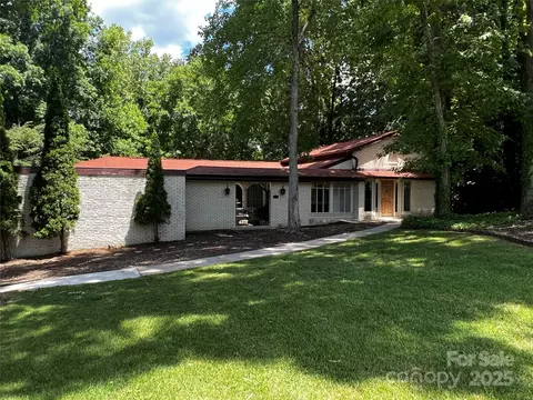 9520 Hickory Creek Rd, Charlotte, NC 28214
