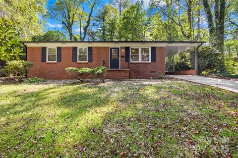 1312 Forest Park Dr, Statesville, NC 28677