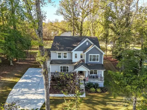 14002 Autumn Glory Dr, Mint Hill, NC 28227