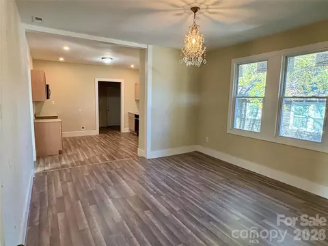 Living - 427 E Orr St, Anderson, SC 29621 photo 4 of 5