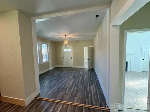 Living - 427 E Orr St, Anderson, SC 29621 photo 3 of 5