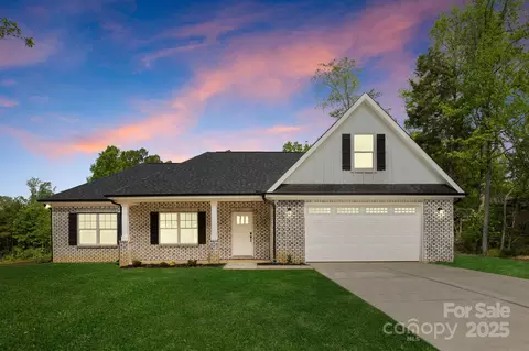 2464 Primm Rd, Charlotte, NC 28216