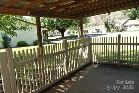 Exterior - 112 Holly Ct, Bostic, NC 28018 photo 3 of 6