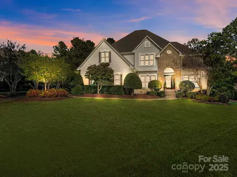 18714 River Ford Dr, Davidson, NC 28036