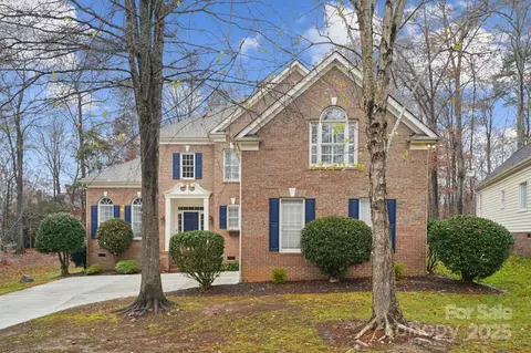 3217 Twelve Oaks Pl, Charlotte, NC 28270