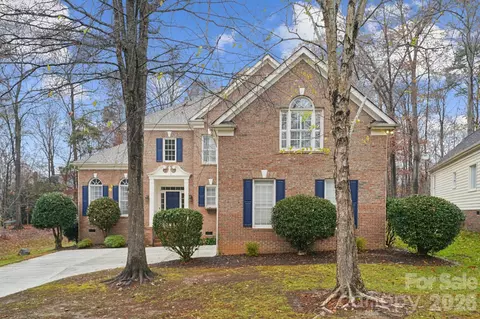 3217 Twelve Oaks Pl, Charlotte, NC 28270