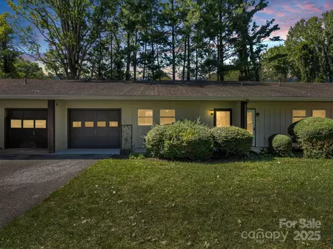 605 Hebron Rd, Hendersonville, NC 28739