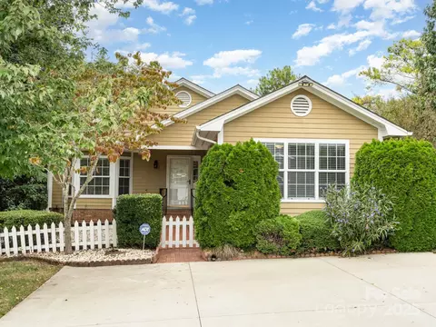 2909 Huckleberry Hill Dr, Fort Mill, SC 29715