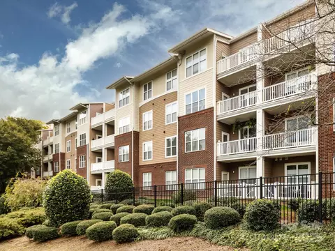 1000 E Woodlawn 216 Rd #216, Charlotte, NC 28209