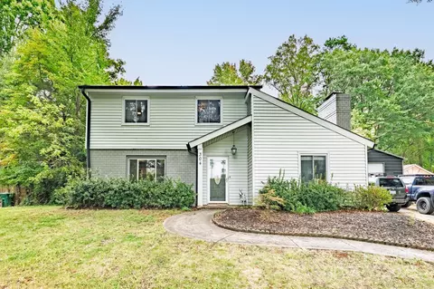 304 Greenwood Pl, Belmont, NC 28012