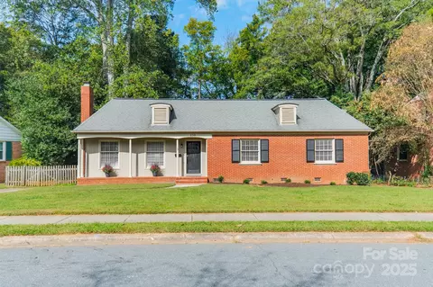 636 Reynolds Dr, Charlotte, NC 28209