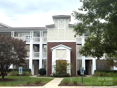 Exterior - 930 Jetton 20 St #20, Davidson, NC 28036 photo 5 of 7