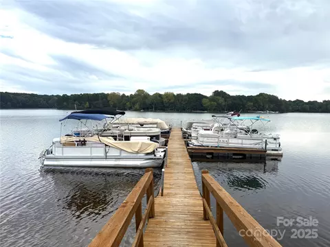 View/Area - 930 Jetton 20 St #20, Davidson, NC 28036 photo 1 of 5