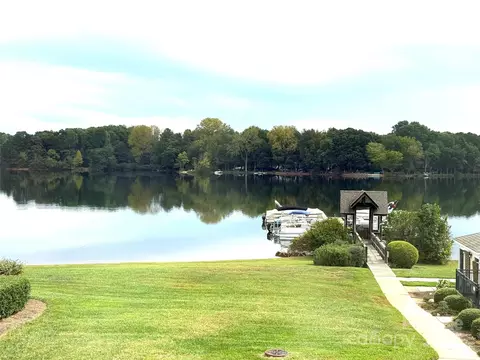View/Area - 930 Jetton 20 St #20, Davidson, NC 28036 photo 4 of 5