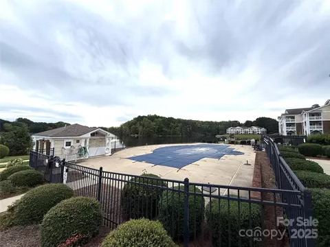 Exterior - 930 Jetton 20 St #20, Davidson, NC 28036 photo 7 of 7