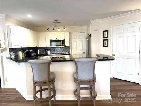 Kitchen - 930 Jetton 20 St #20, Davidson, NC 28036 photo 4 of 6