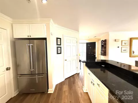 Kitchen - 930 Jetton 20 St #20, Davidson, NC 28036 photo 3 of 6