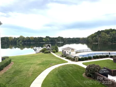 View/Area - 930 Jetton 20 St #20, Davidson, NC 28036 photo 3 of 5