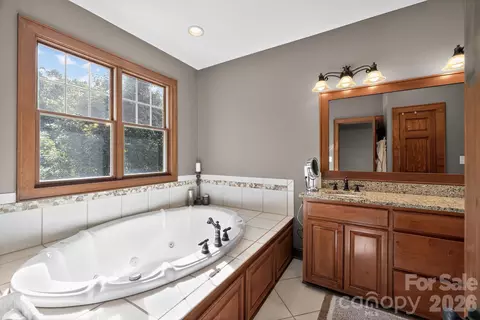 2849 Snead Ne Ct NE, Conover, NC 28613 photo 18