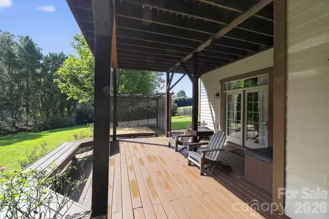 2849 Snead Ne Ct NE, Conover, NC 28613 photo 3