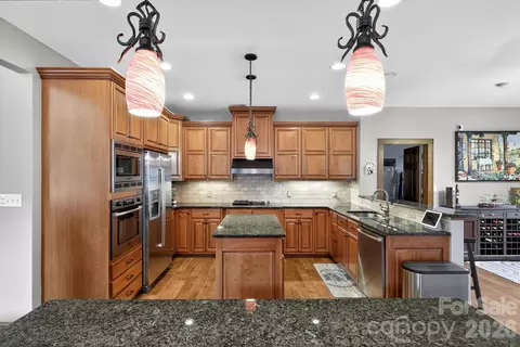2849 Snead Ne Ct NE, Conover, NC 28613 photo 9