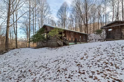 1571 Roaring Fork Rd, Burnsville, NC 28714