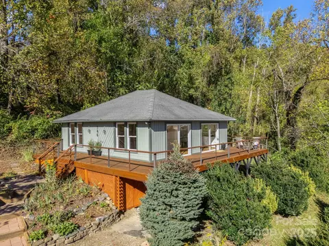 146 Abundance Run, Asheville, NC 28805