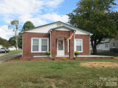 Exterior - 1109 E Main St, Maiden, NC 28650 photo 2 of 5