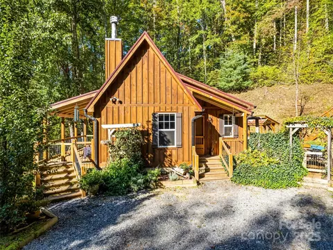 195 Secluded Cv, Waynesville, NC 28785