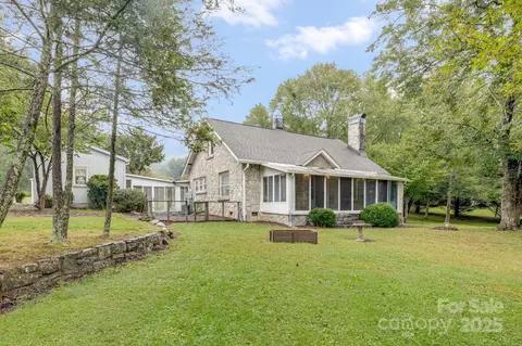 1819 Windsor Dr, Hendersonville, NC 28791