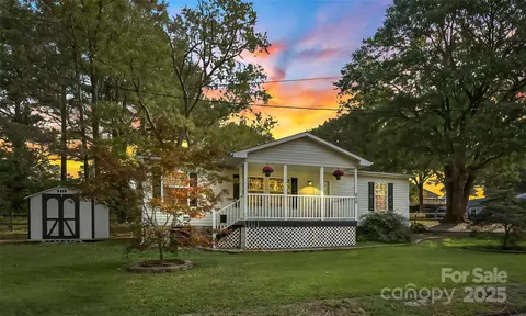 515 Willow St, Lincolnton, NC 28092