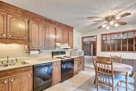 Kitchen - 3966 Red Doc Rd, Lancaster, SC 29720 photo 2 of 3