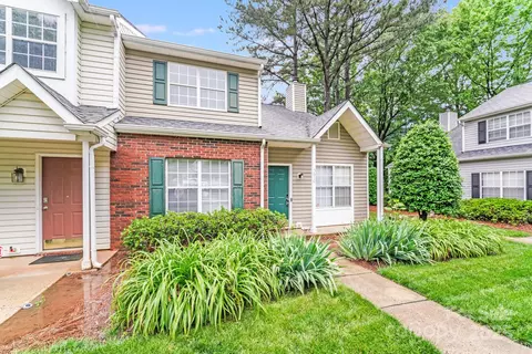 5670 Prescott Ct, Charlotte, NC 28269
