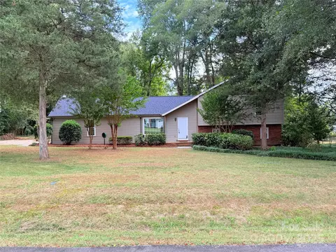5381 Woodside Dr, Rock Hill, SC 29732